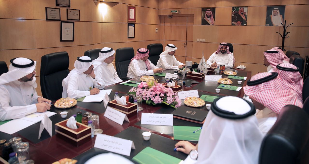  Minister of Communications and IT visited Saudi Post and praised its efforts during Hajj Season