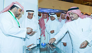 وزير الاتصالات وتقنية المعلومات يفتتح المعرض الخليجي للطوابع بجدة