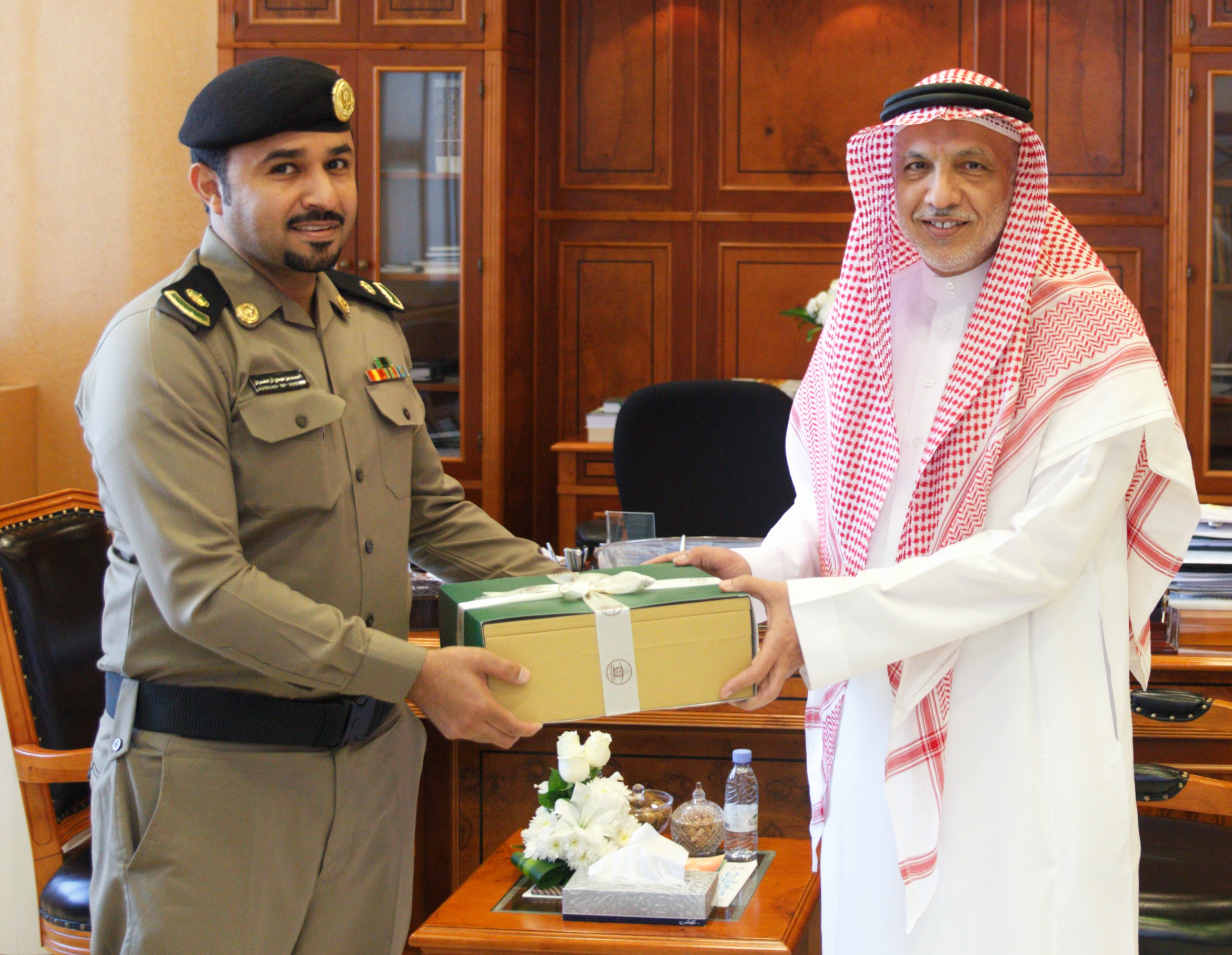 المديرية العامة للسجون تكرم رئيس مؤسسة البريد السعودي تقديرا لجهوده في تسويق منتجات السجناء